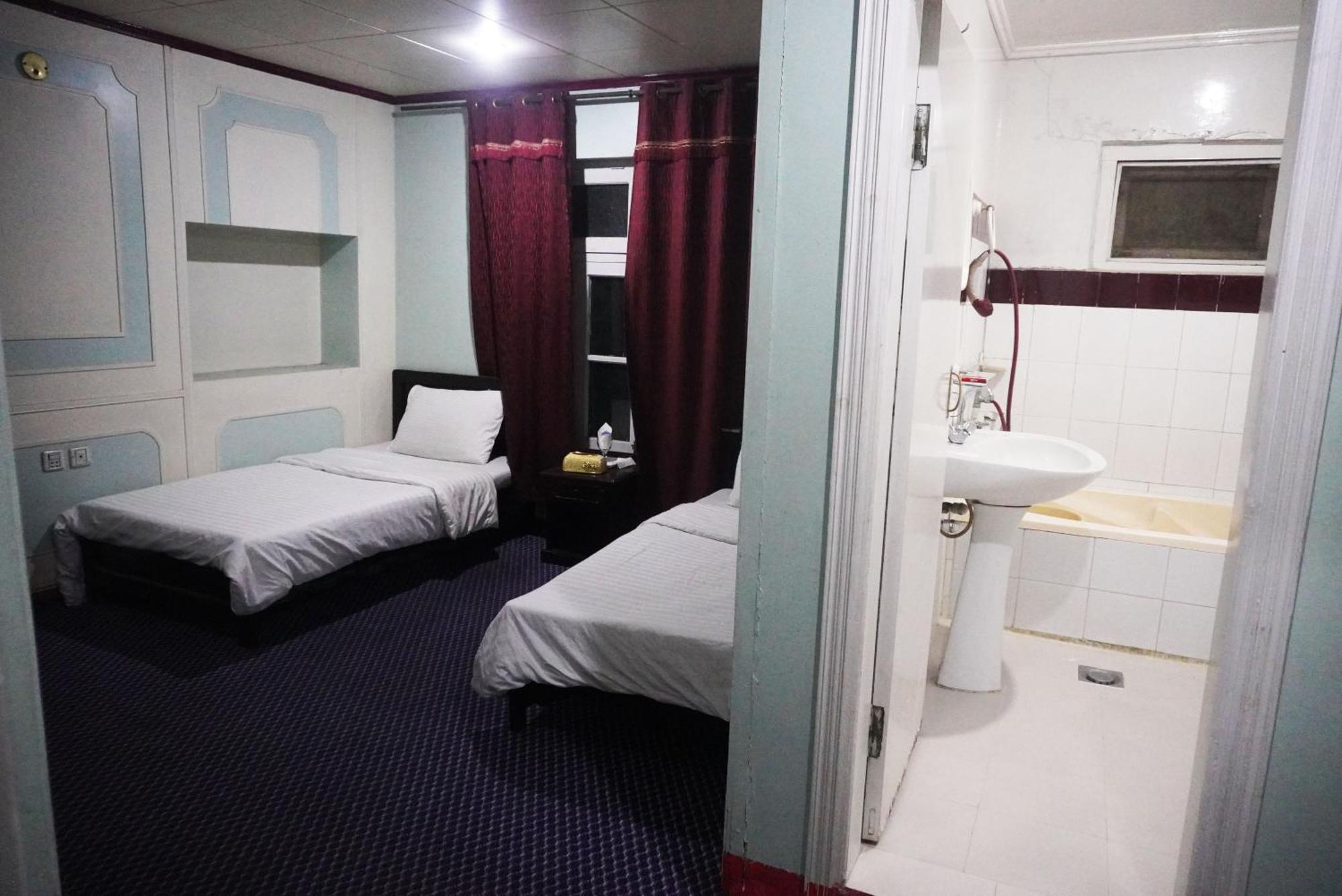 Hotel Dewanekhas Skardu Kültér fotó