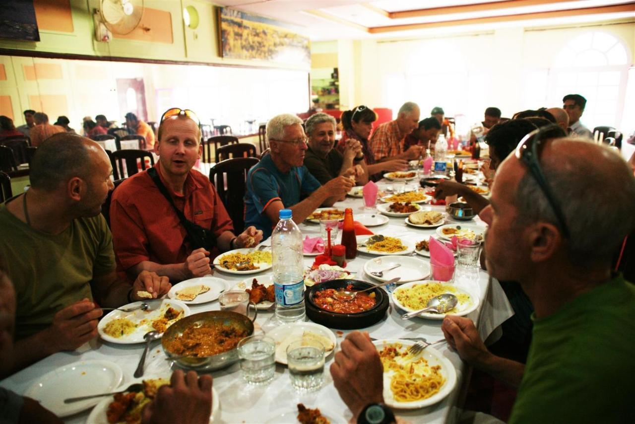 Hotel Dewanekhas Skardu Kültér fotó